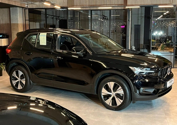 Volvo XC 40 cena 135800 przebieg: 13400, rok produkcji 2021 z Głogów małe 154